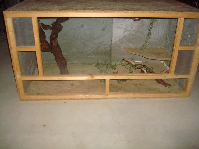 Holzterrarium 120x60x60 zu verkaufen - Terrarien - Eschweiler